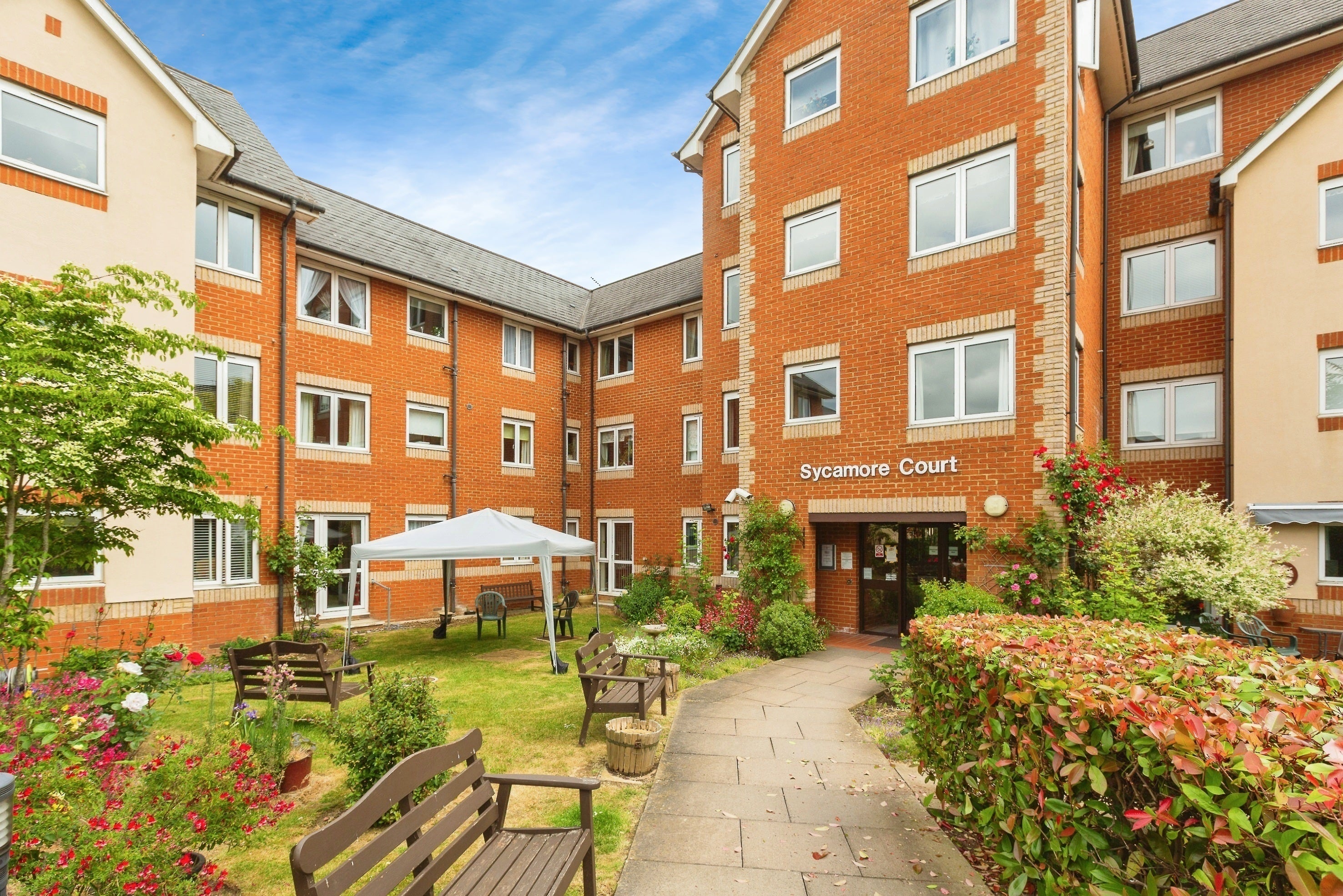 Flat Willow Road in Aylesbury