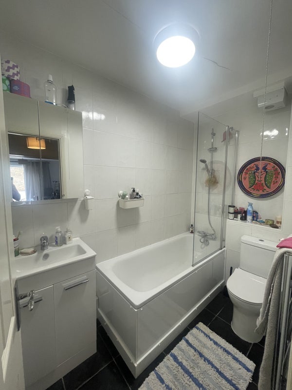 Room Tooley Street in Greater London