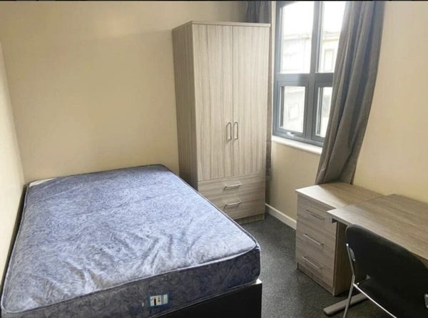 Flat Cherry Lane in Bristol