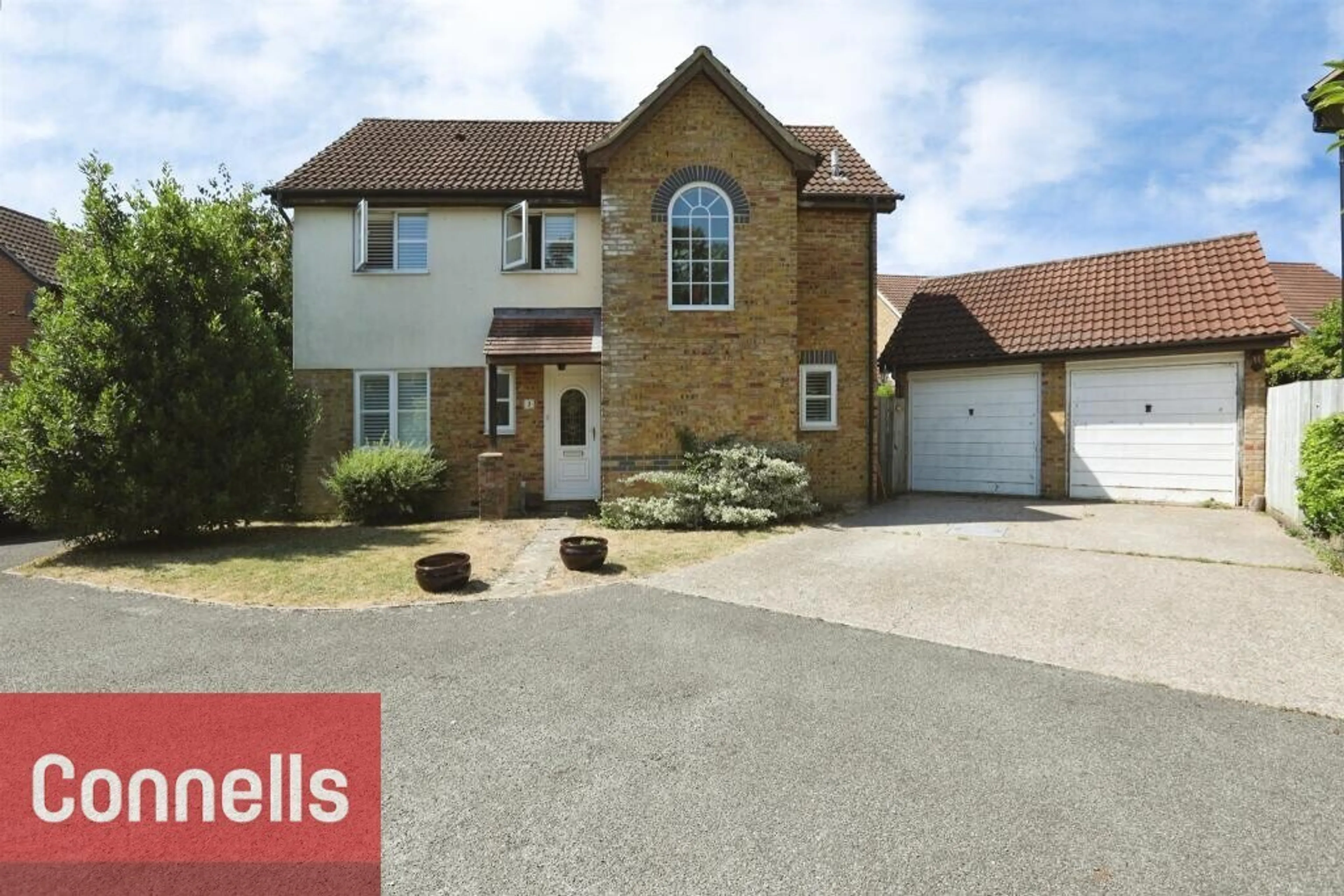 House Woolven Close in Mid Sussex