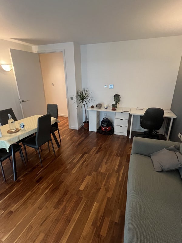 Room Fairmont Avenue in Greater London
