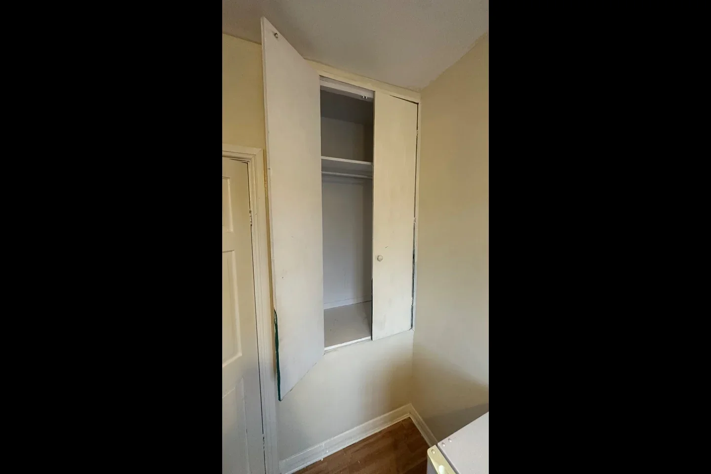 Room Glenister Park Road in Greater London