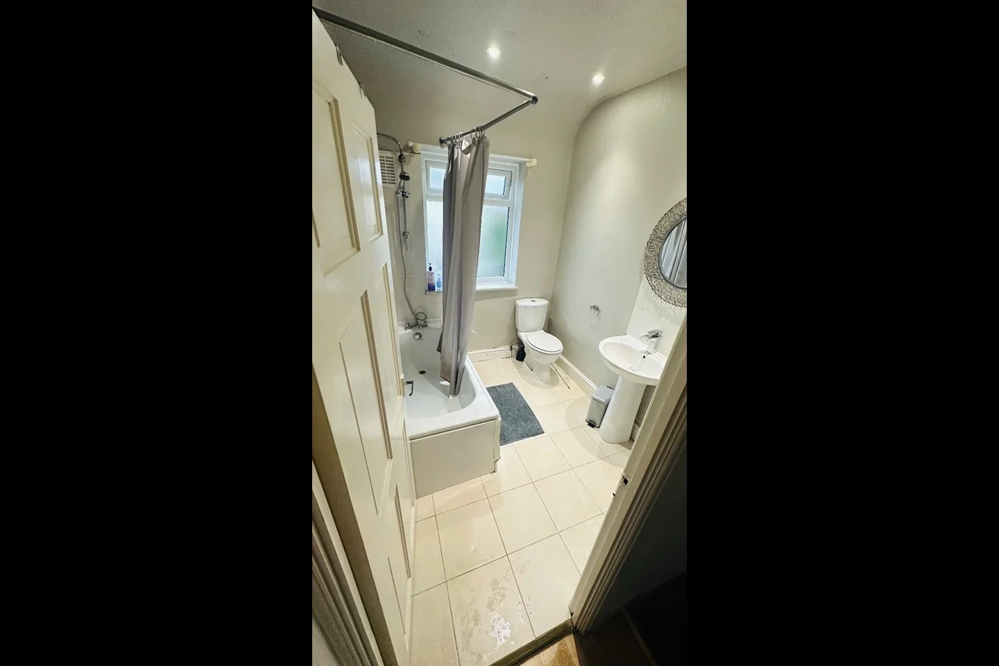 Room Glenister Park Road in Greater London