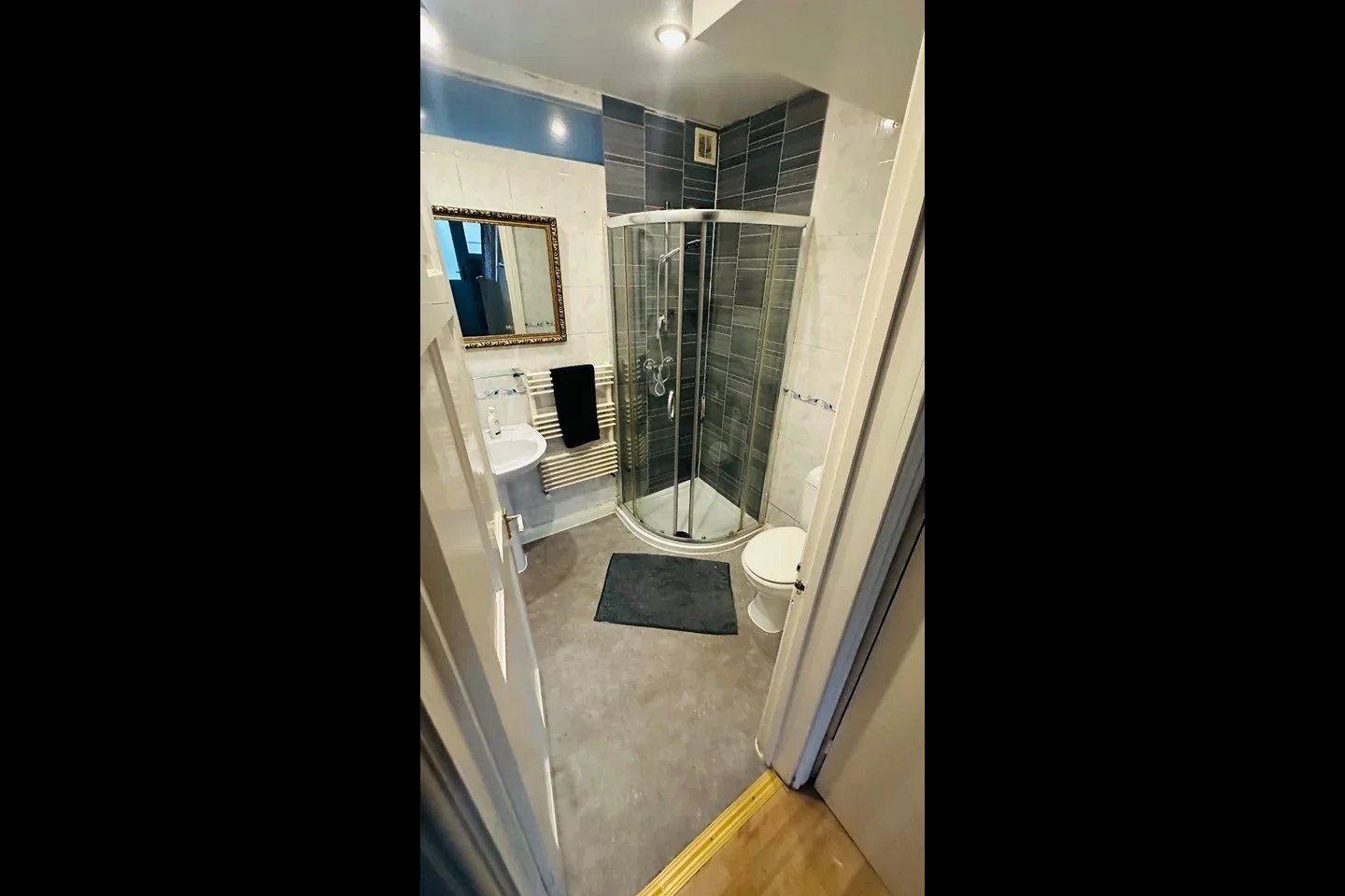 Room Glenister Park Road in Greater London