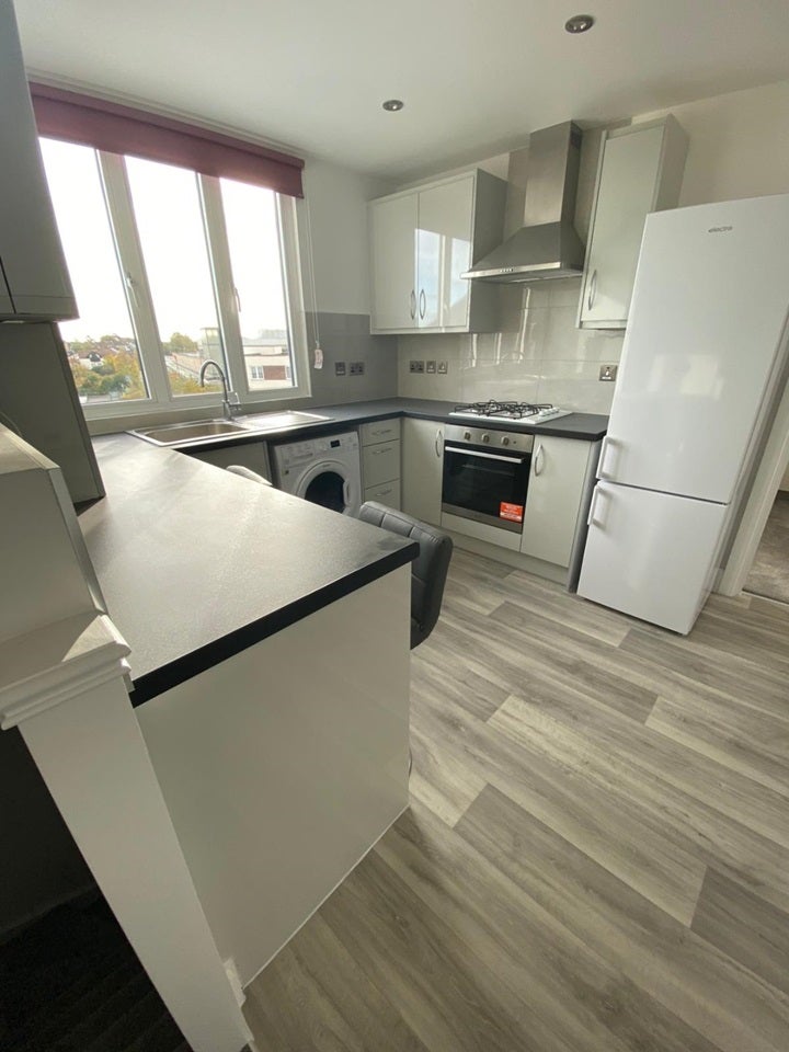Flat Kenton Road in Greater London