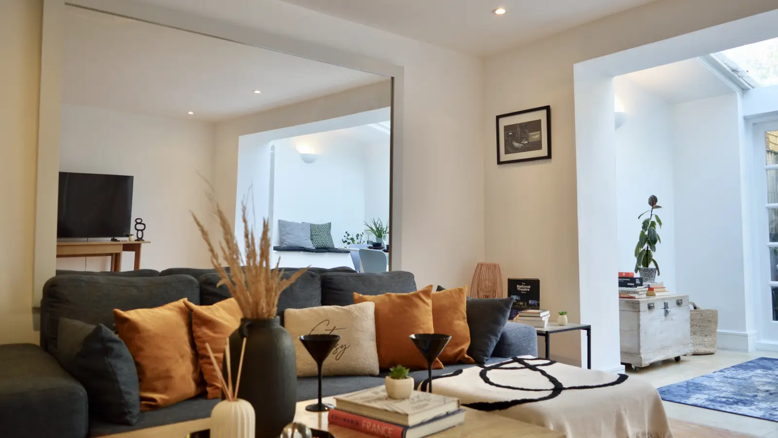 Flat Councillor Street in Greater London