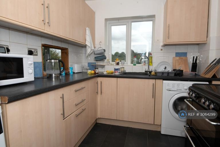 House Deeds Grove in High Wycombe