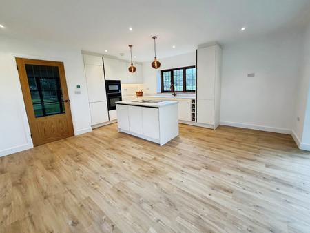 House Blagrove Lane in Wokingham