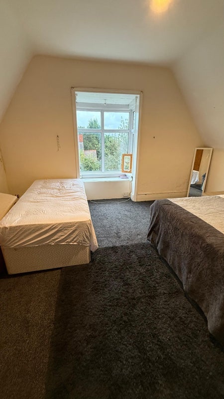Room Forest Road in Birmingham