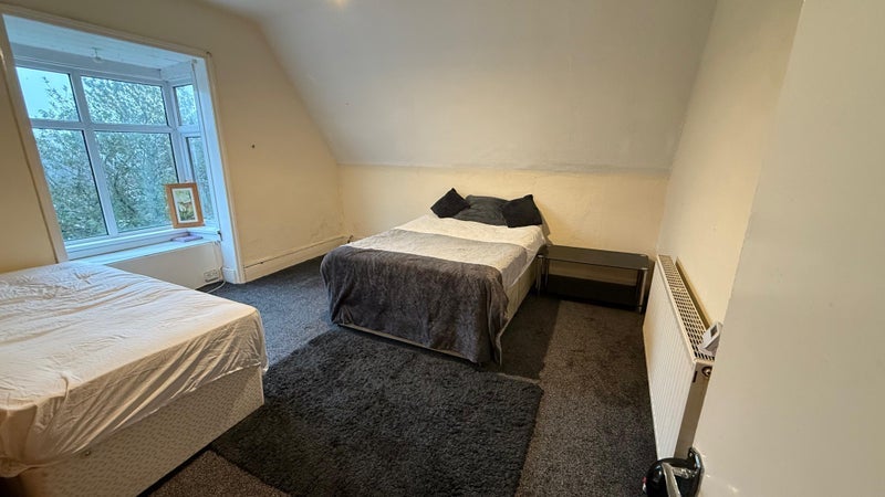 Room Forest Road in Birmingham