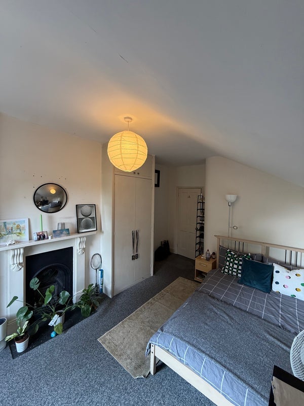 Room Lavender Hill in Greater London