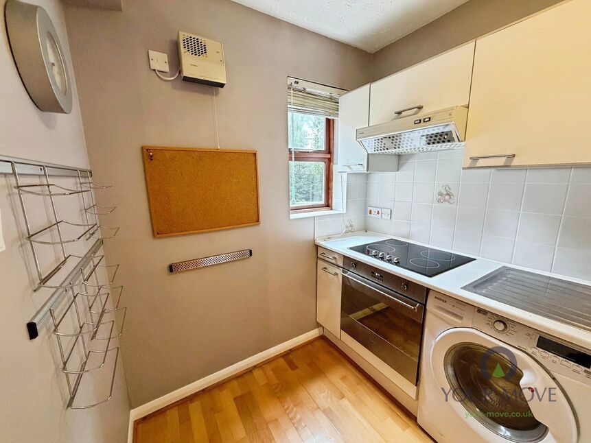 Flat Kingston Gardens in Greater London