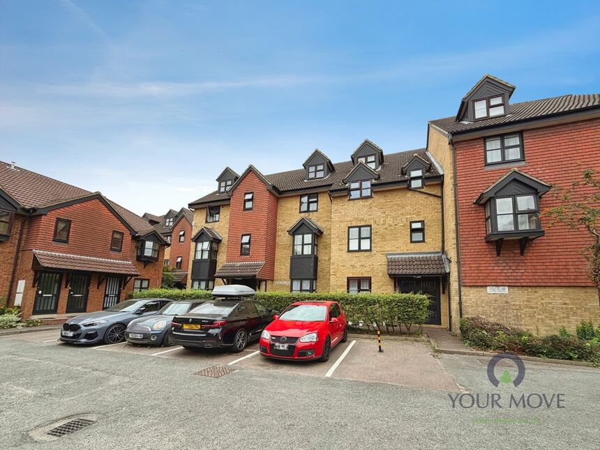 Flat Kingston Gardens in Greater London