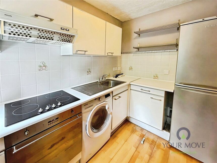 Flat Kingston Gardens in Greater London