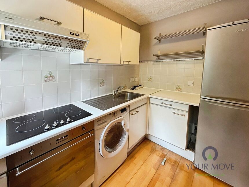 Flat Kingston Gardens in Greater London