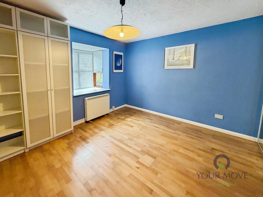 Flat Kingston Gardens in Greater London