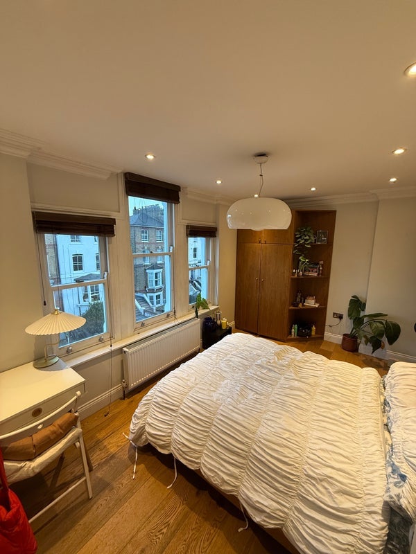 Room St Mark's Rise in Greater London