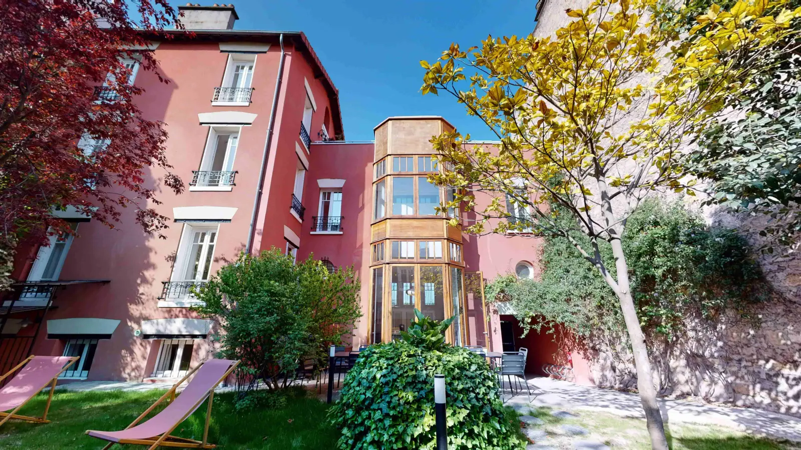 Room Avenue Franklin Roosevelt in Suresnes