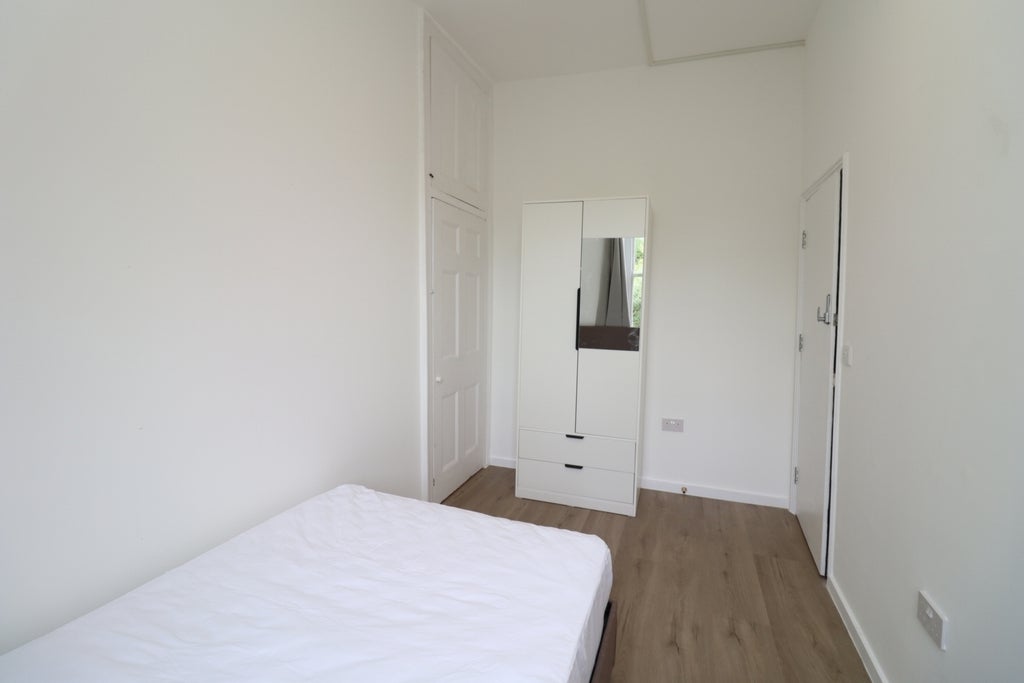 Room Globe Road in Greater London