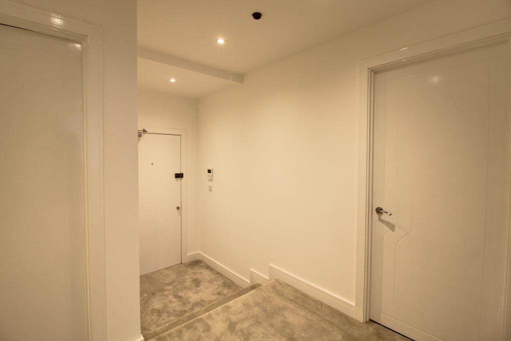 Flat Warrior Square in Southend-on-Sea