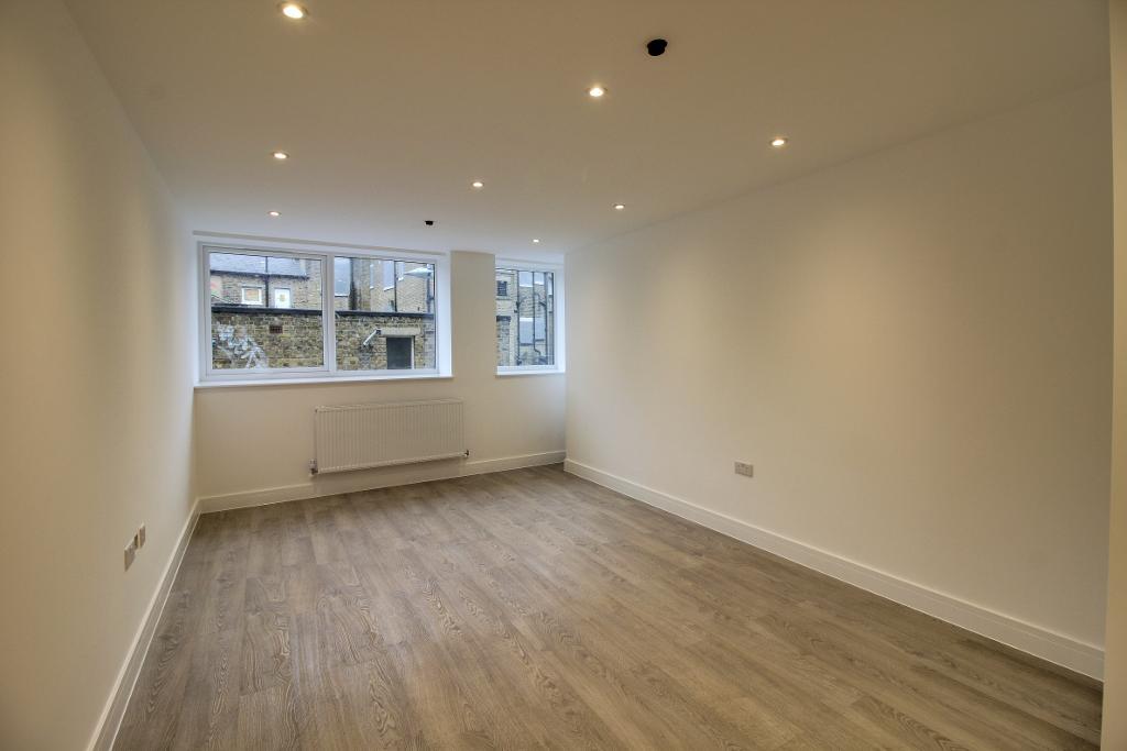 Flat Warrior Square in Southend-on-Sea