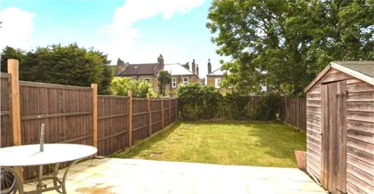 House Wellmeadow Road in Greater London