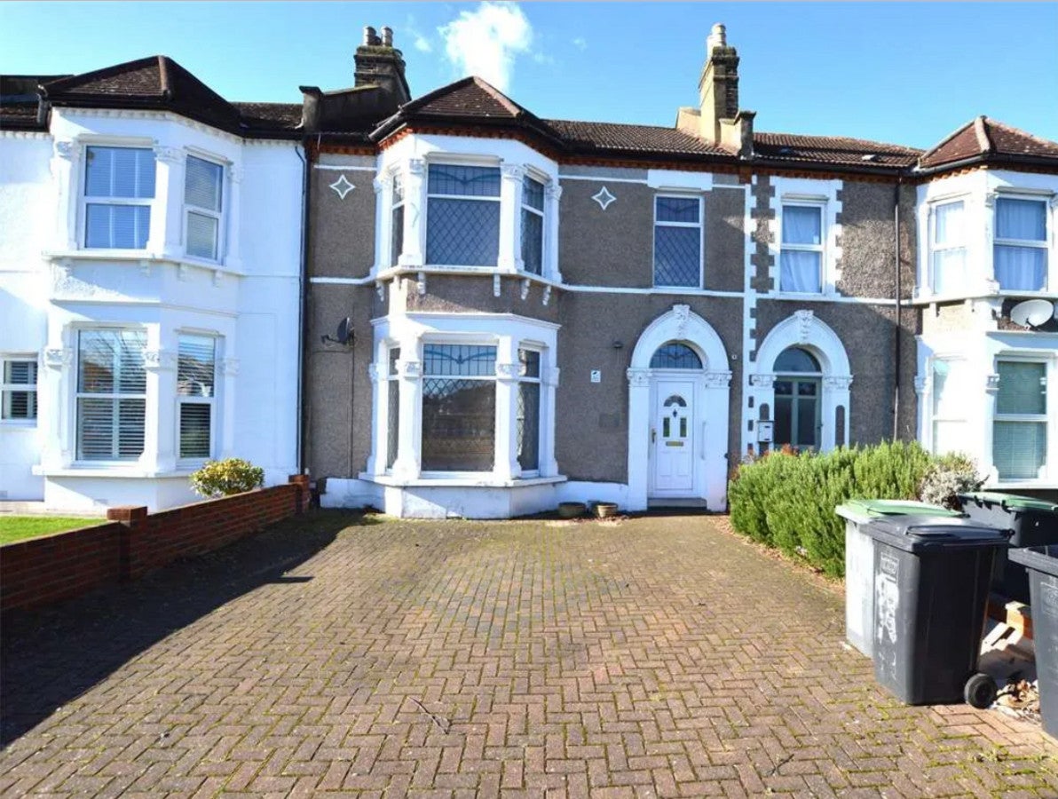 House Wellmeadow Road in Greater London