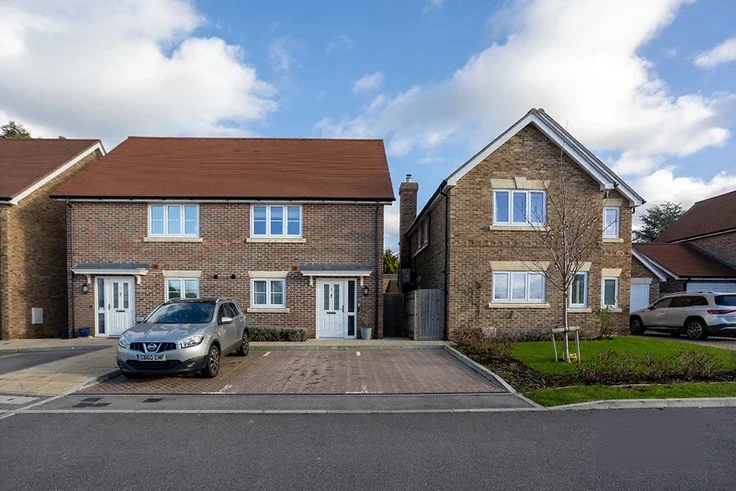 House Wellington Close in Twyford