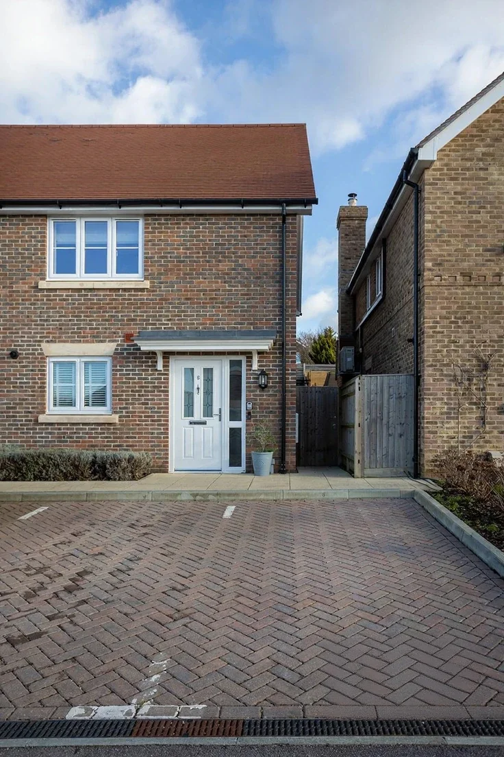 House Wellington Close in Twyford