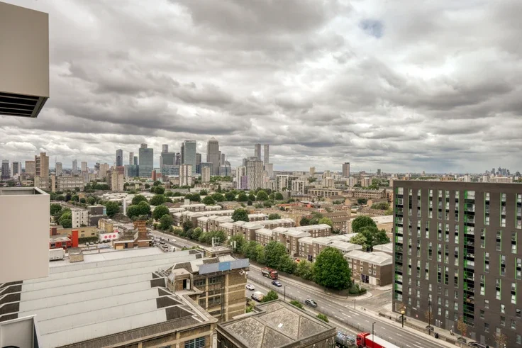 Flat Gillender Street in Greater London