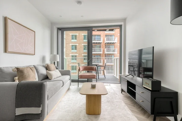 Flat Gillender Street in Greater London