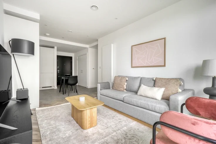 Flat Gillender Street in Greater London