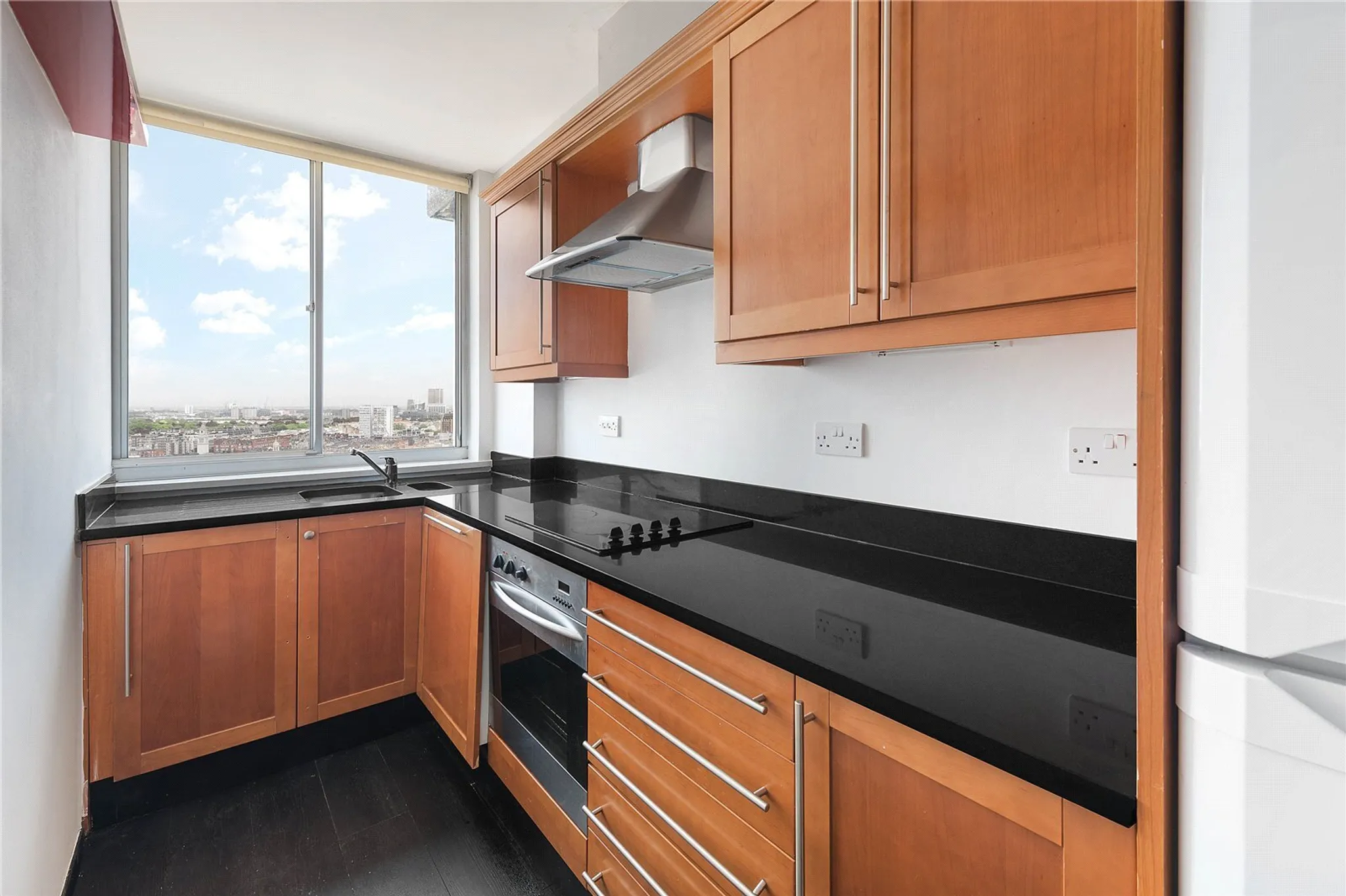 Flat Cambridge Square in City of Westminster