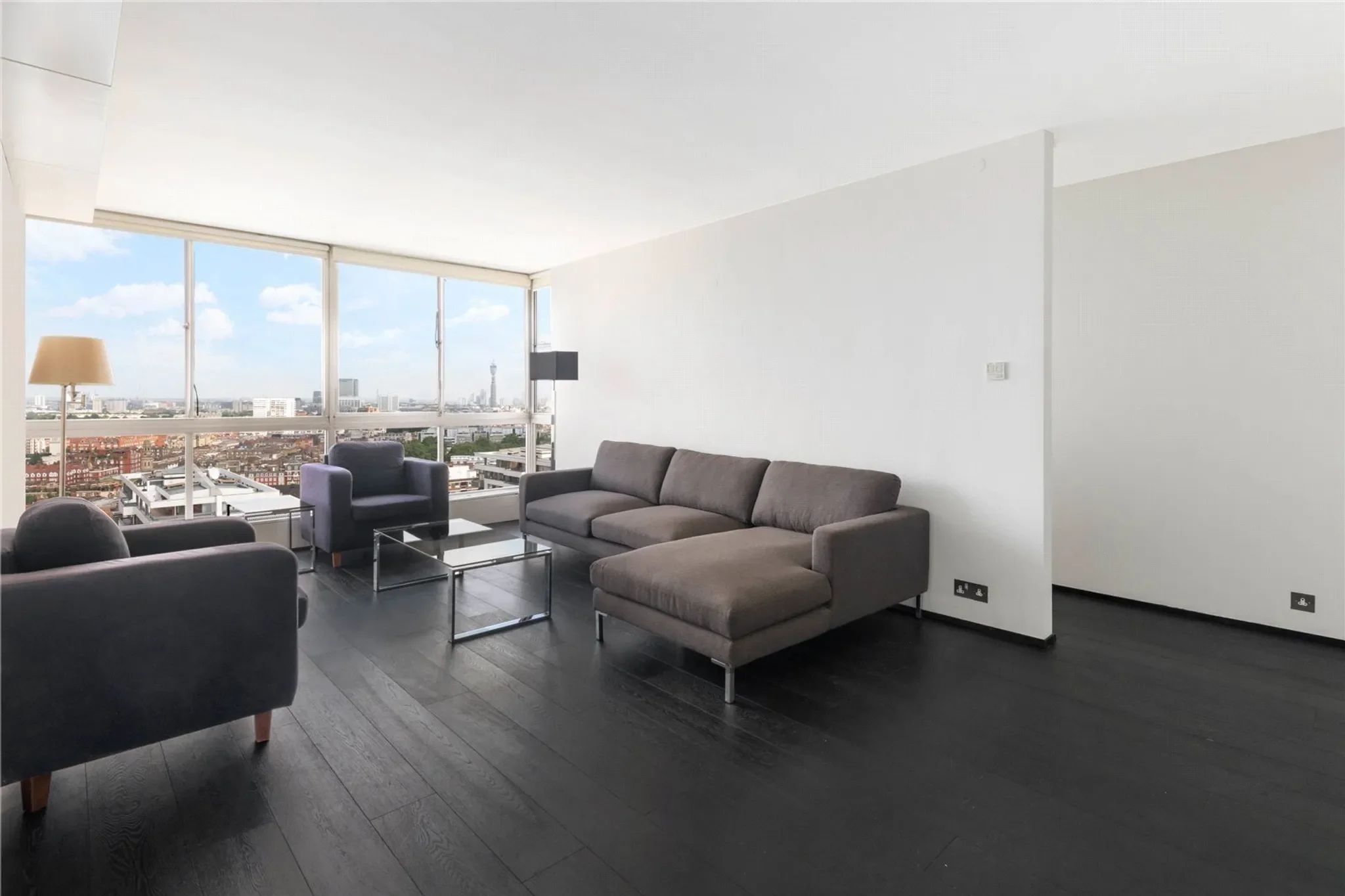 Flat Cambridge Square in City of Westminster