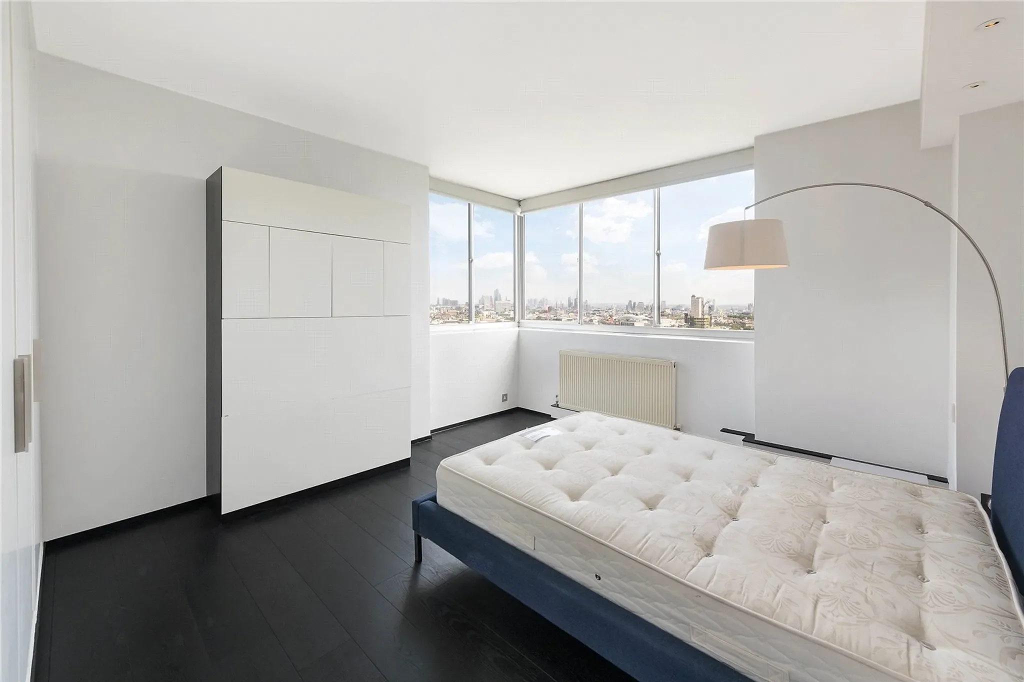 Flat Cambridge Square in City of Westminster