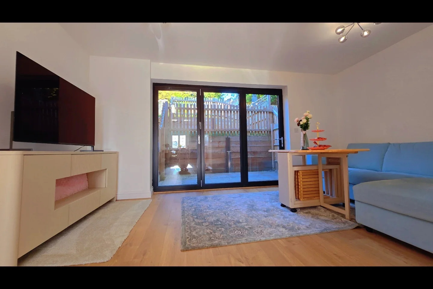 Room Abbots Lane in Greater London