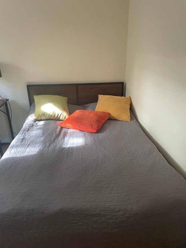 Room Newlands Drive in Maidenhead