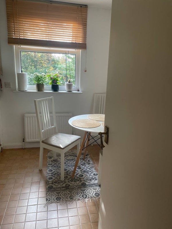 Room Newlands Drive in Maidenhead