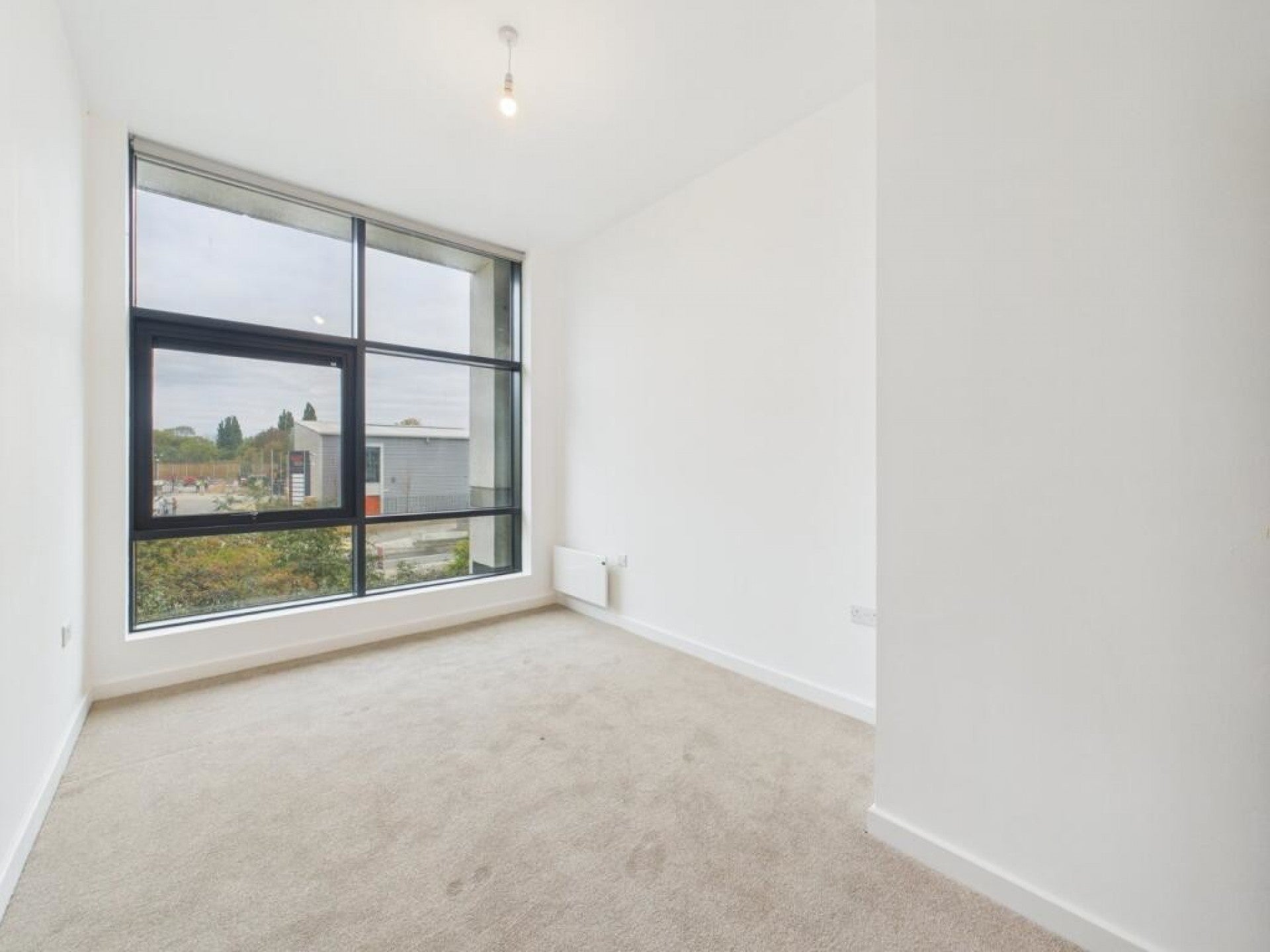 Flat Sidney Road in Borough of Spelthorne
