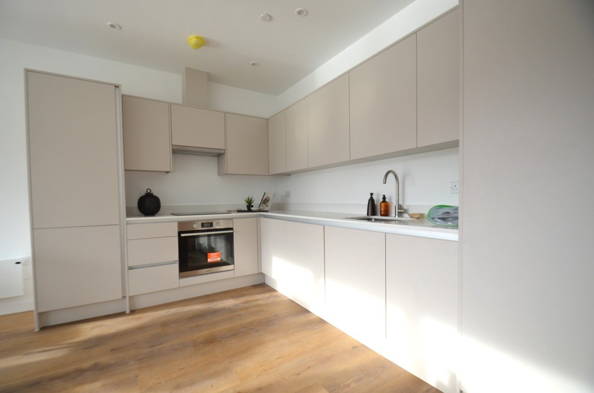 Flat Sidney Road in Borough of Spelthorne