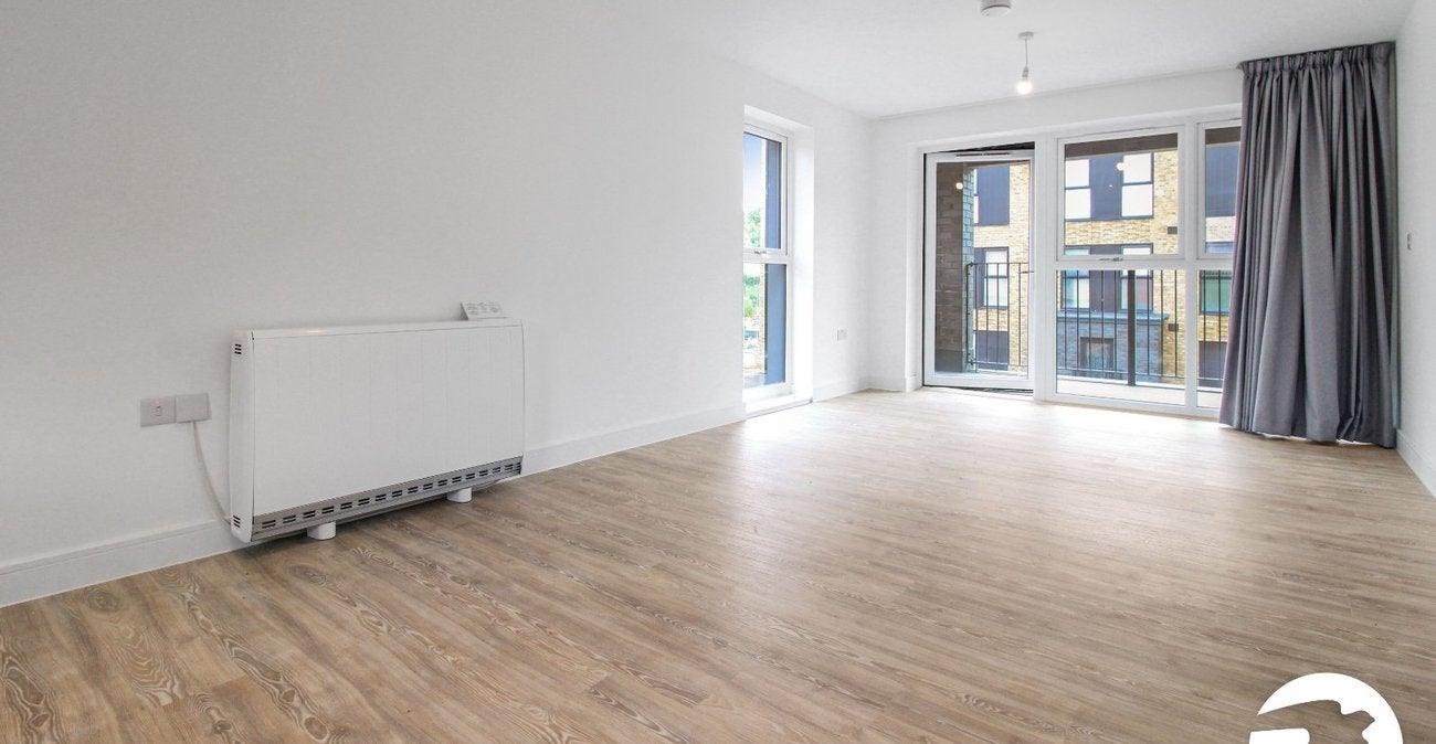 Flat Alkerden Lane in Dartford