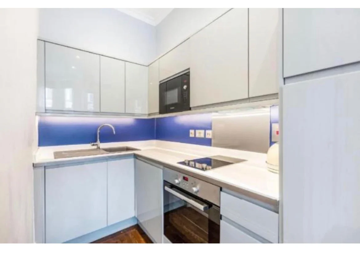 Flat Finborough Road in Greater London