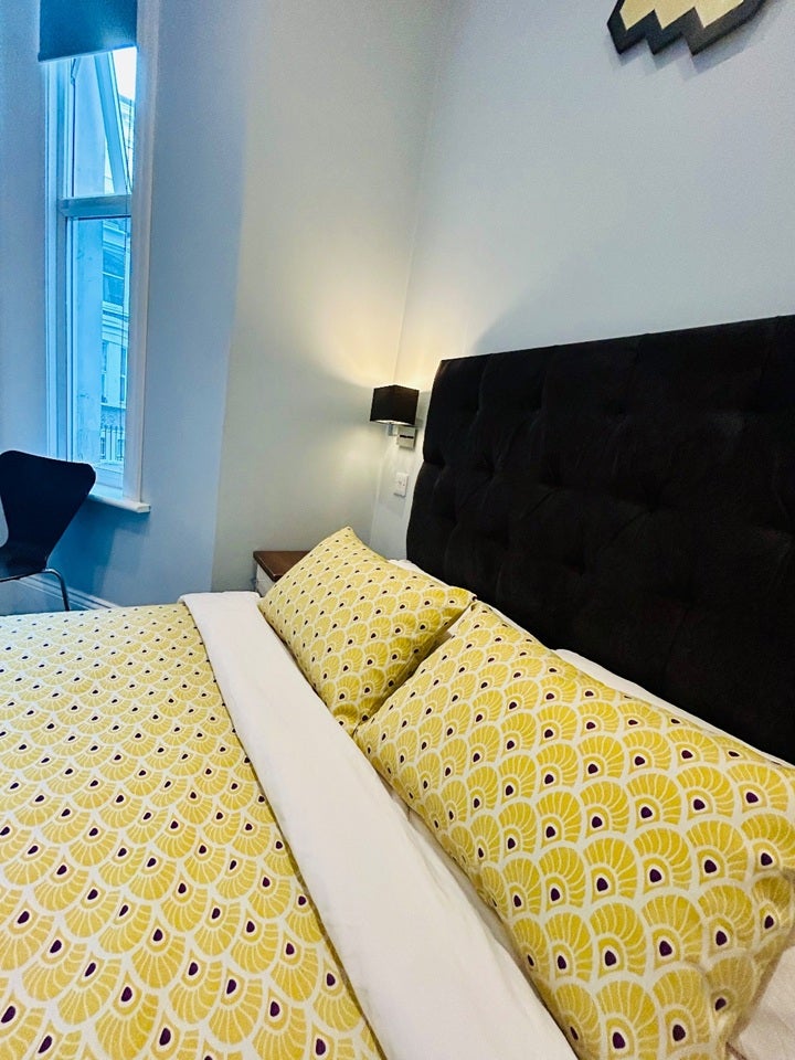 Flat Finborough Road in Greater London