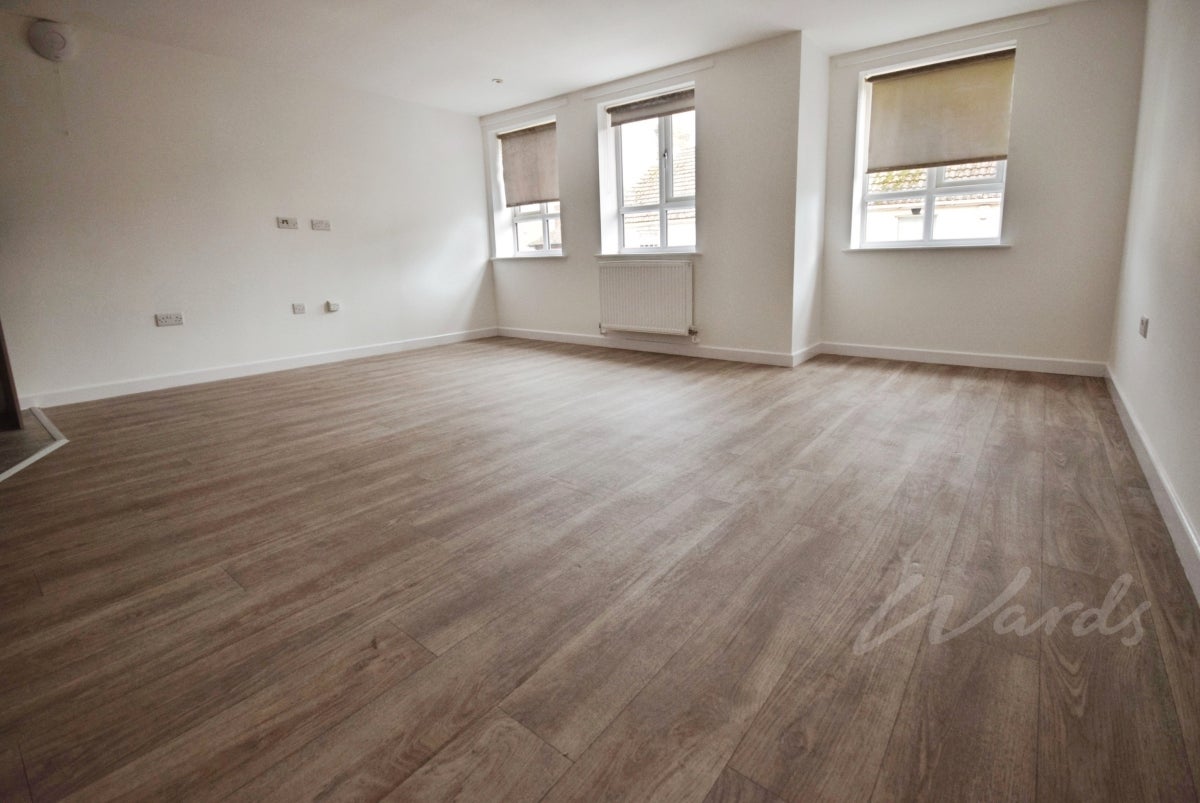 Flat Orchard Street in Rainham