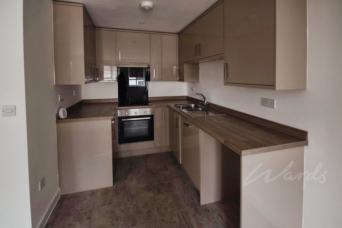 Flat Orchard Street in Rainham