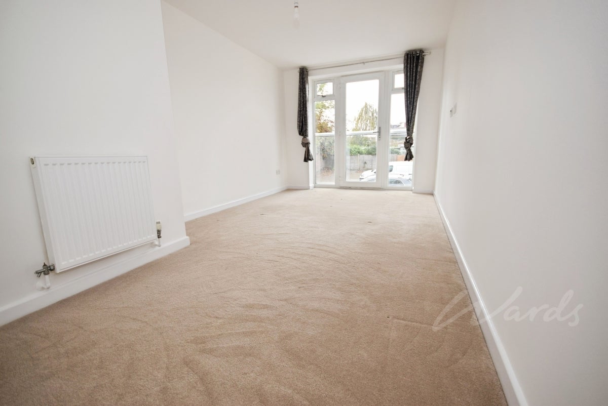 Flat Orchard Street in Rainham