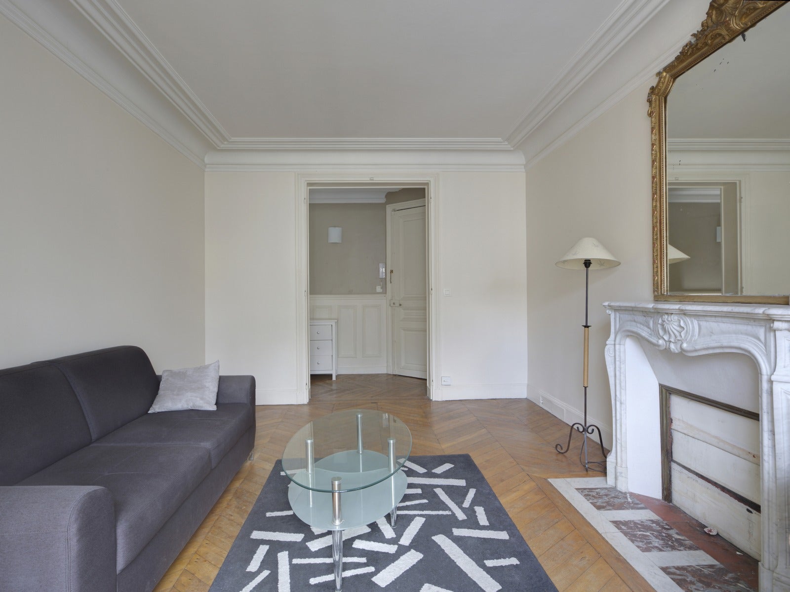 Flat Rue du Colisée in Paris