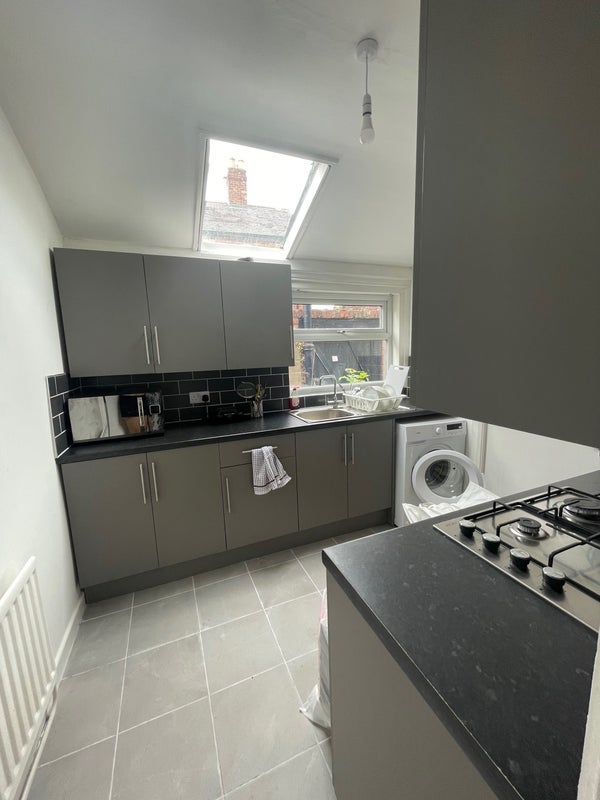 Room Chillingham Road in Newcastle upon Tyne