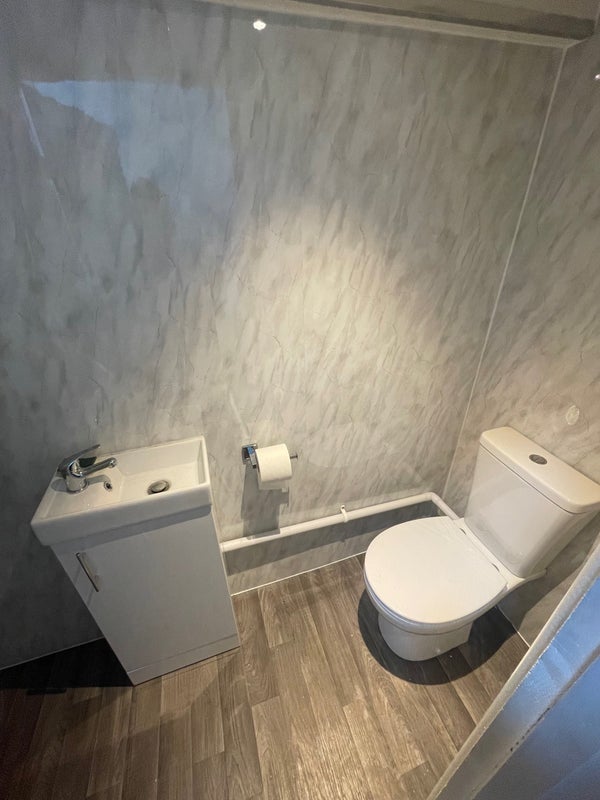 Room Chillingham Road in Newcastle upon Tyne