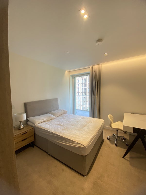 Flat Lewis Cubitt Walk in Greater London